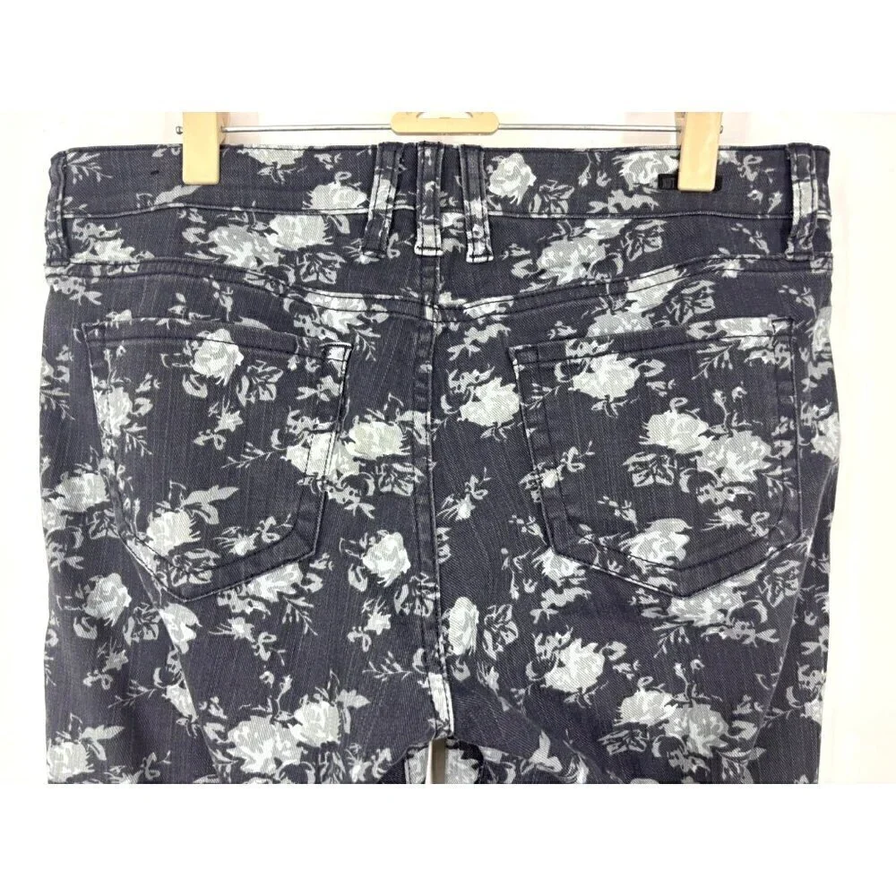 NWOT KUT Floral Gray Blue‎ Diana Skinny Jeans 8
